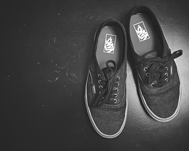 Waiting, Vans Sneakers, Black & White