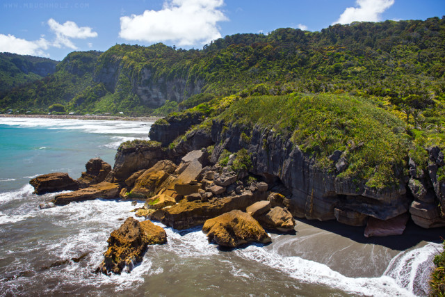 Punakaiki Beach; Punakaiki, New Zealand